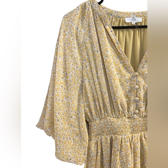 Yellow floral short sleeve romper - Picture 4 of 7